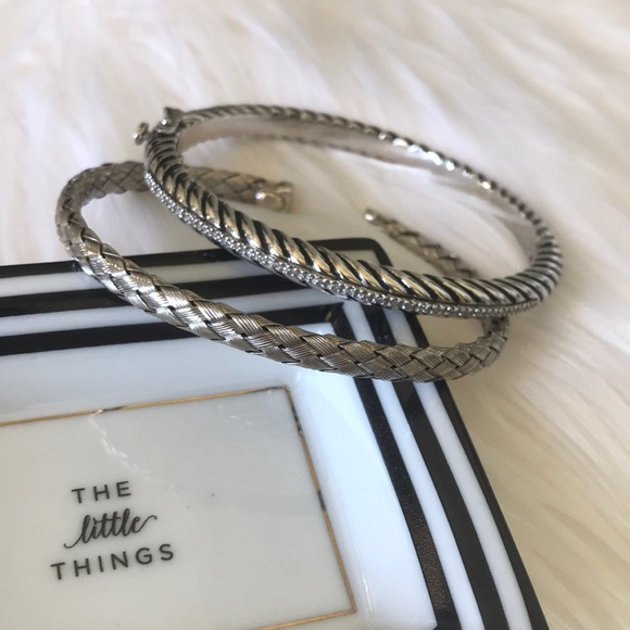 Detailed Open Ended Bangle - Picture 3 of 6